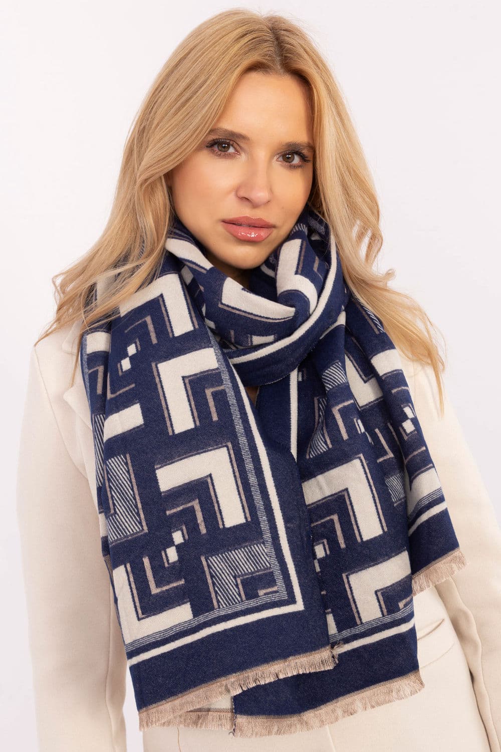 Scialle model 205966 AT