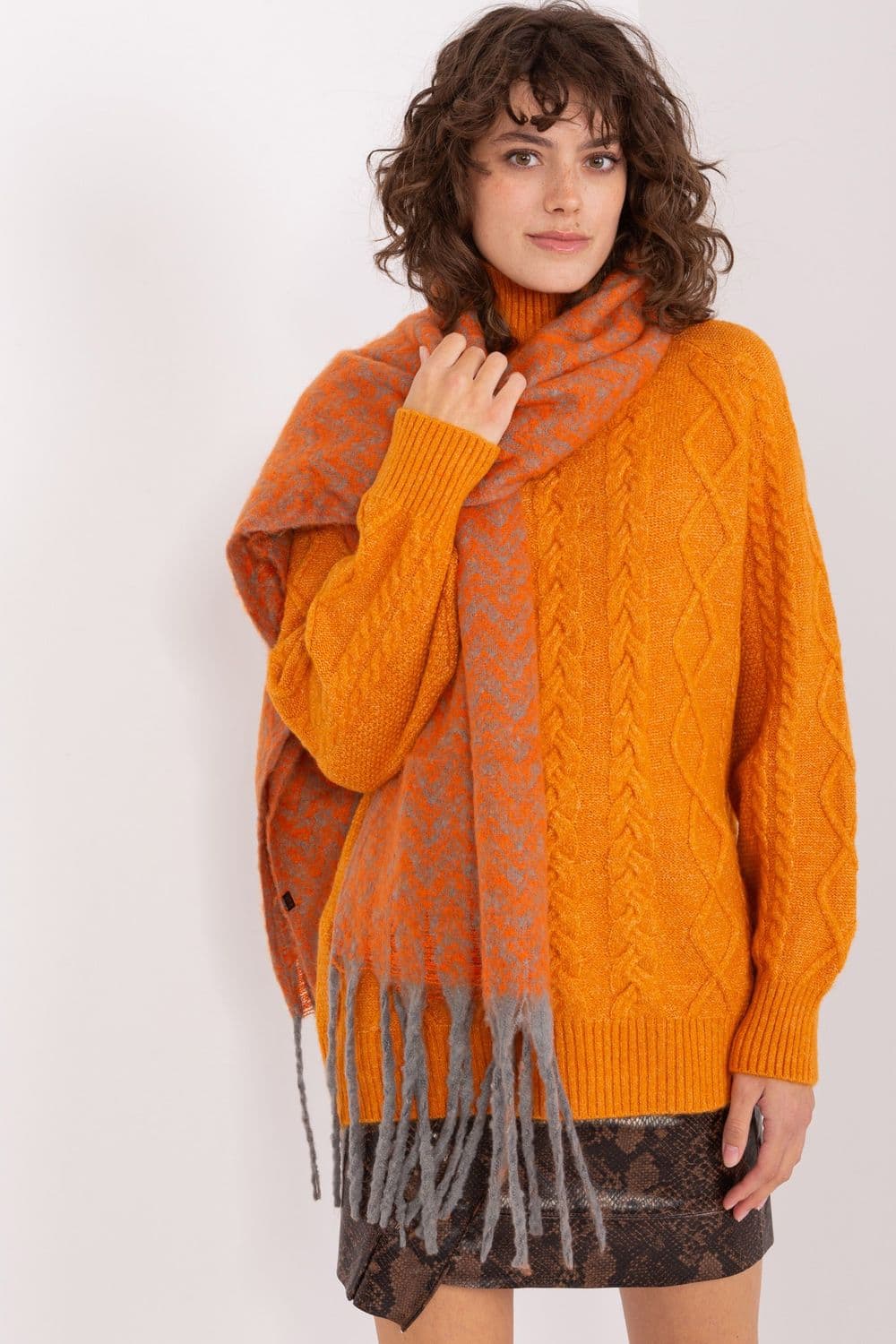 Scialle model 205973 AT
