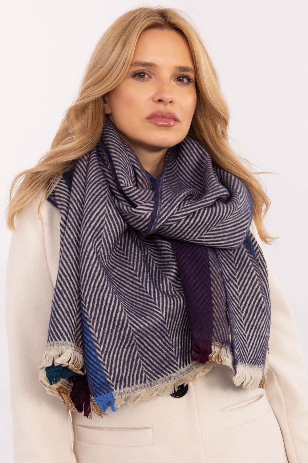 Scialle model 206042 AT