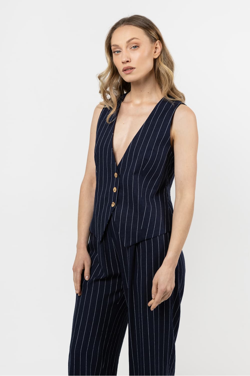 Gilet model 212178 awama