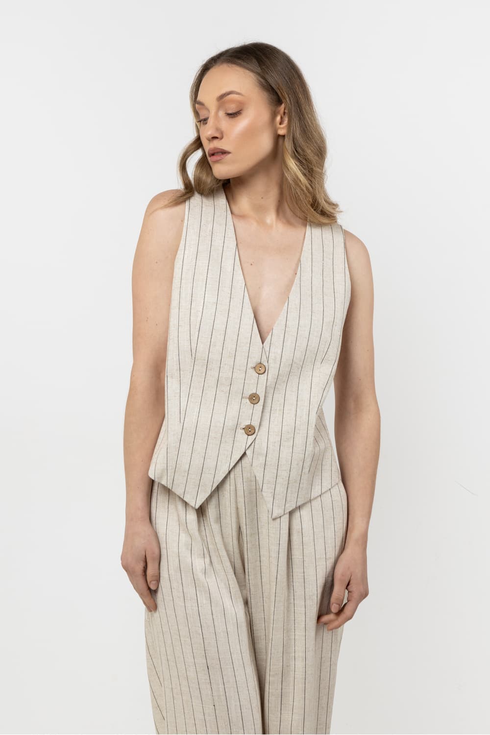 Gilet model 212179 awama