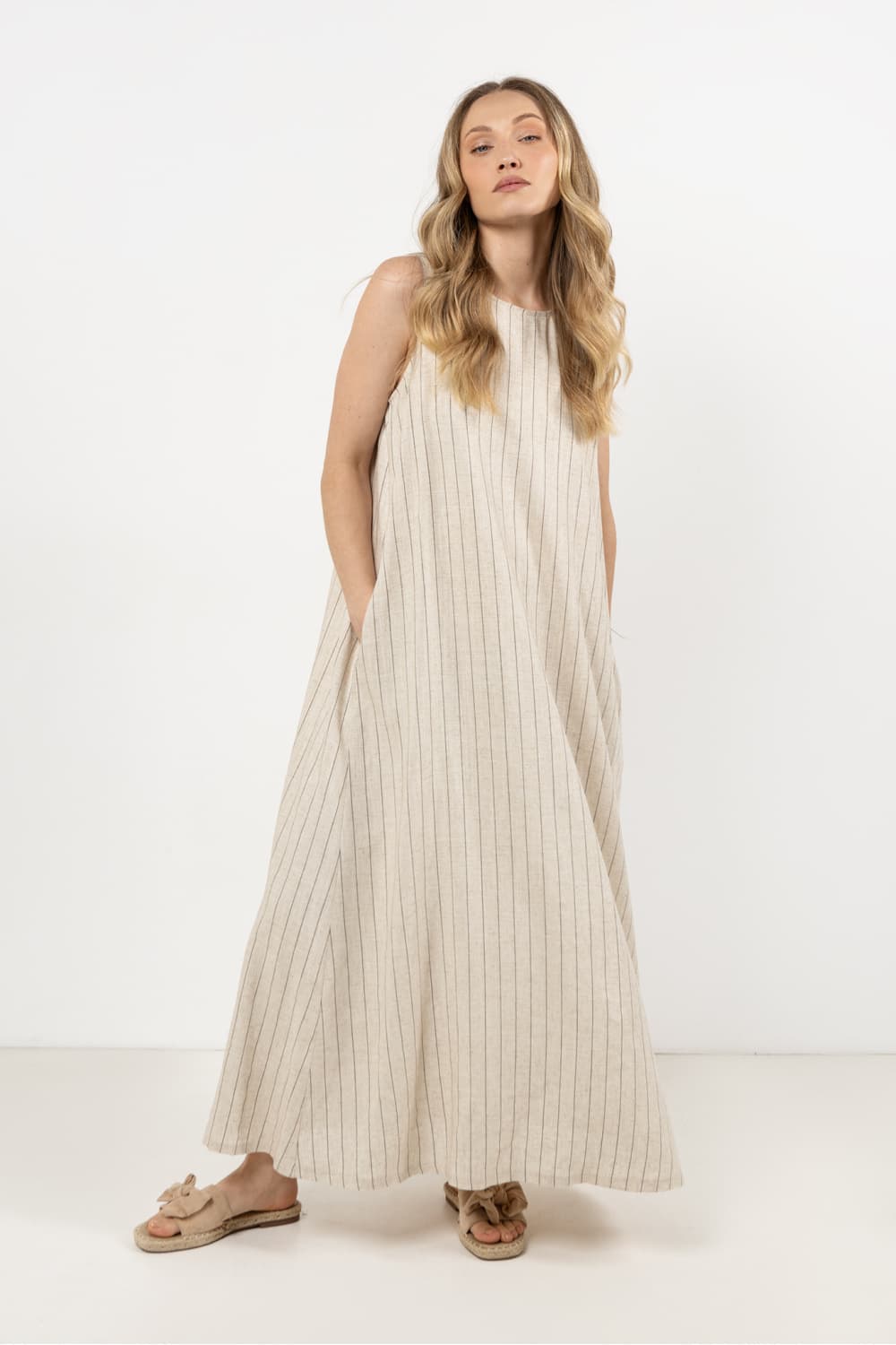 Vestito da giorno model 212182 awama