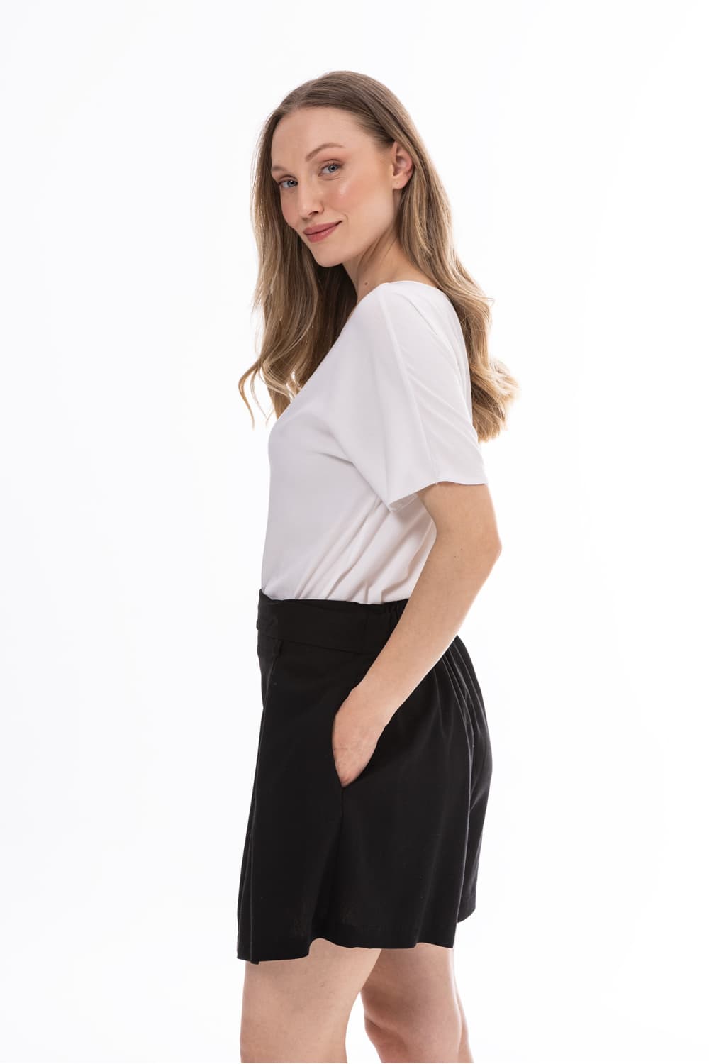 Pantaloncini model 225294 awama - Miniatura 2