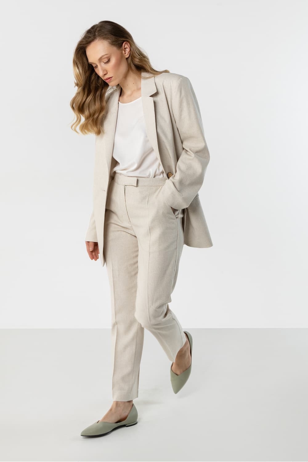 Pantaloni da donna model 225298 awama - Miniatura 2