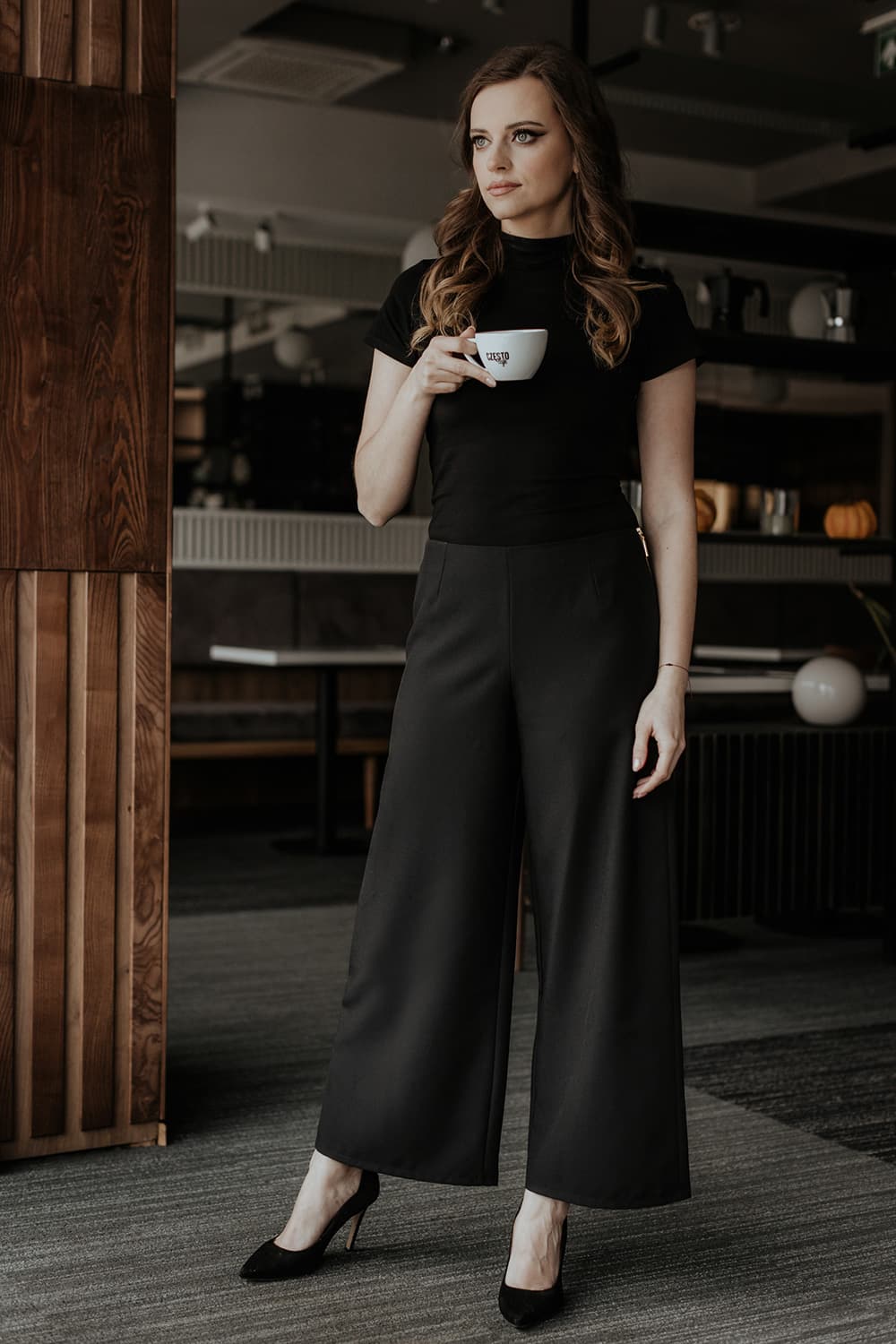 Pantaloni da donna model 176701 Tessita