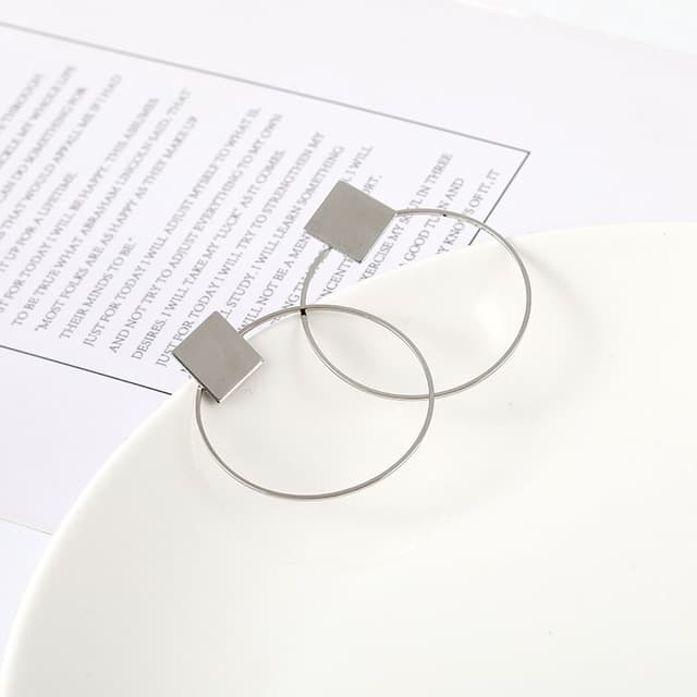 Orecchini a goccia geometrici rotondi e quadrati in stile semplice per donna (Argento)