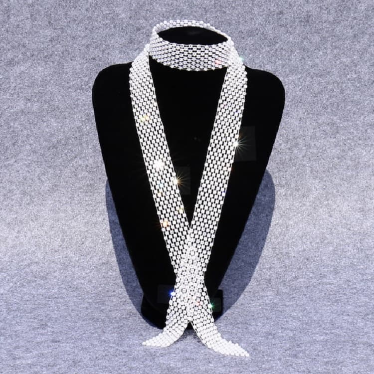 Diamante Bianco su Donna Bianca Accessori per Costumi da Ballo con Fiocco di Strass e Paillettes