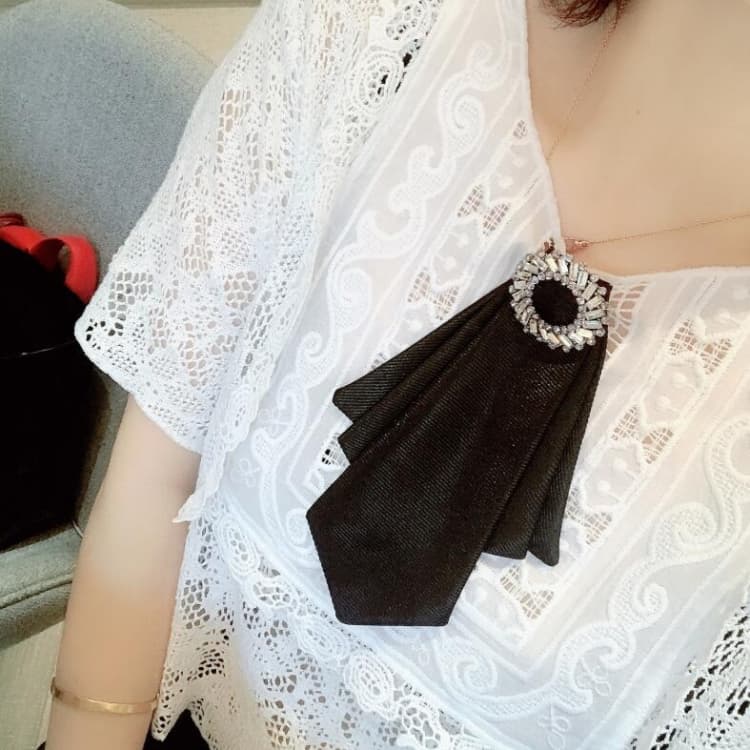 Spilla selvaggia a fiocco con strass per donna, accessorio per abbigliamento (come mostrato)