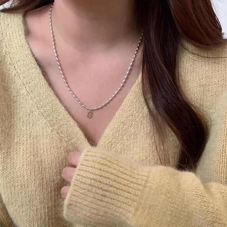 LOVE Letter Oval Pendant Rice Grain Necklace Clavicle Chain(Silver)