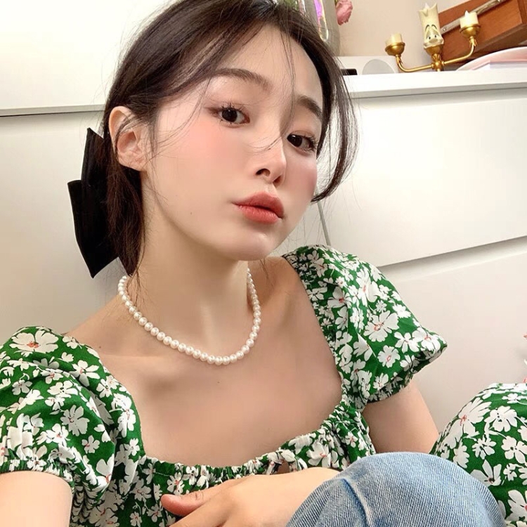 Women Pearl Necklace Niche Temperament Retro Stacking Locks Bone Chain Simple Necklace(White)